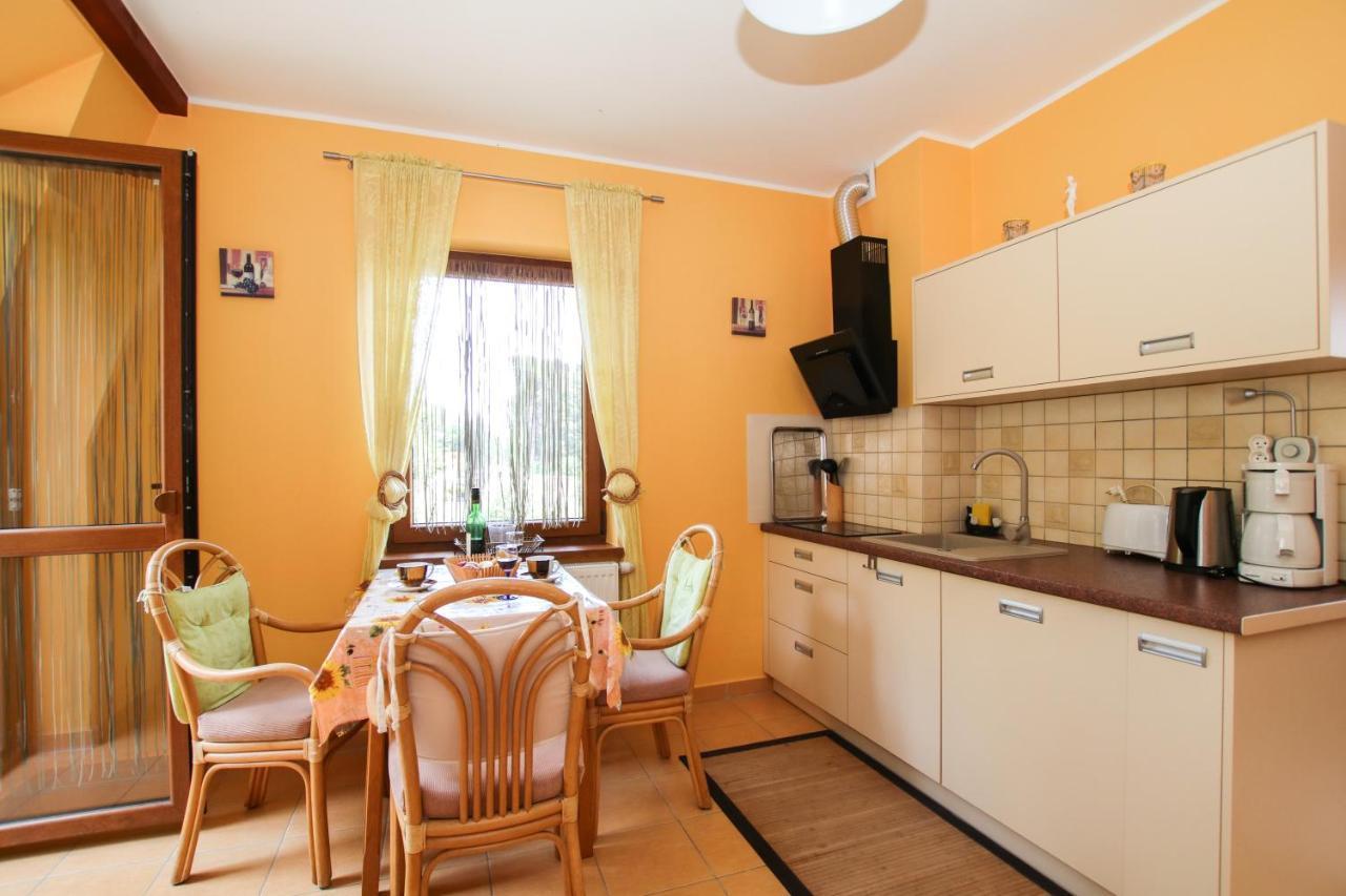 Apartment 3 Ревал Екстериор снимка